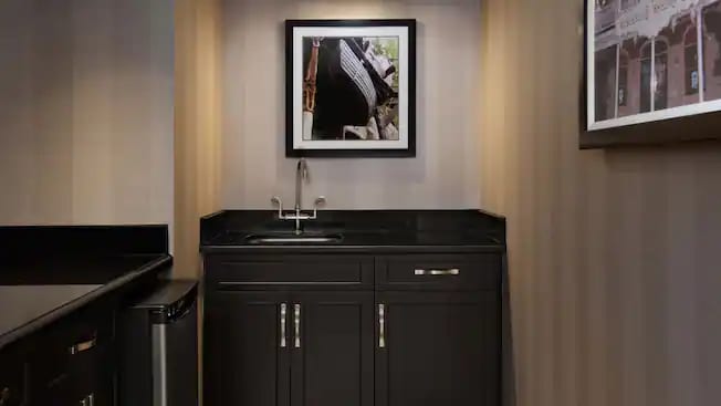 Disneyland Hotel - One Bedroom Family Suite Detail